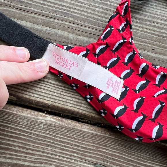 Victoria’s Secret Penguin Bra - Picture 7 of 7